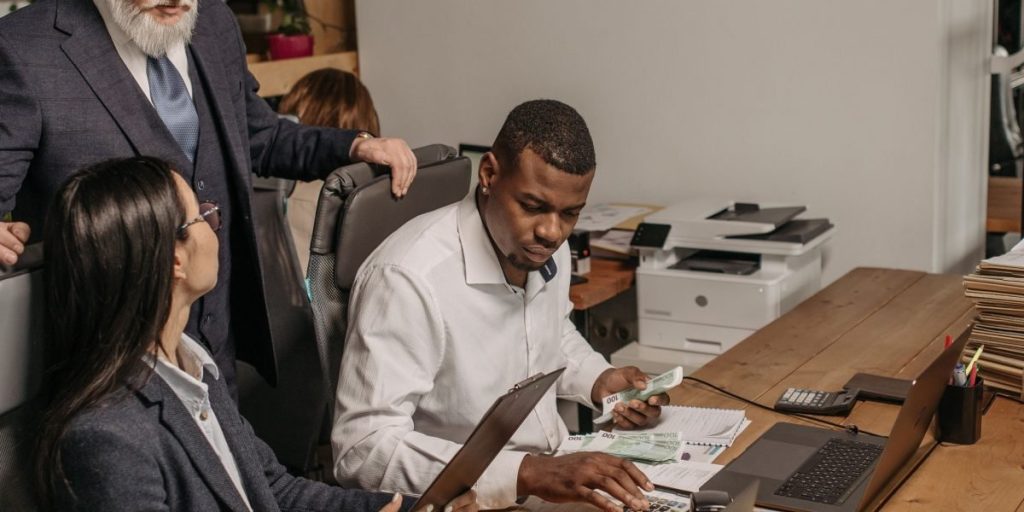 This article explains why business leaders must hire top artificial intelligence experts now to manage fast-moving technology, evolving laws, and investor scrut...